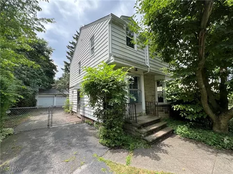 2646 Milton Rd, University Heights, OH 44118