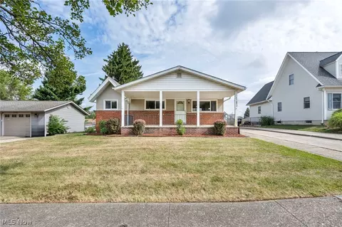 17062 Sandhurst Dr, Brook Park, OH 44142