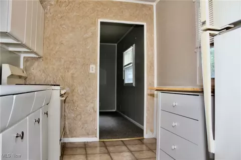 852 Kickapoo Ave, Akron, OH 44305 photo 8
