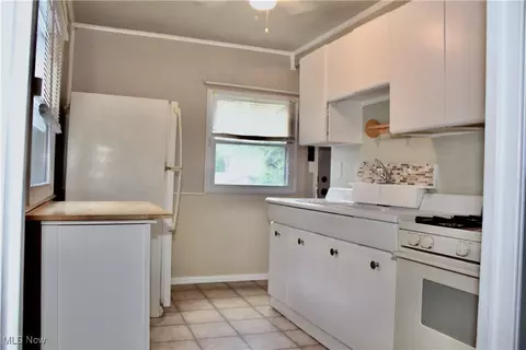 852 Kickapoo Ave, Akron, OH 44305 photo 6