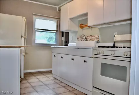 852 Kickapoo Ave, Akron, OH 44305 photo 7