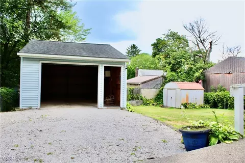 852 Kickapoo Ave, Akron, OH 44305 photo 5