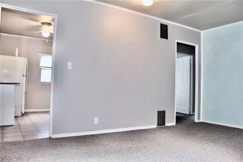852 Kickapoo Ave, Akron, OH 44305 photo 11