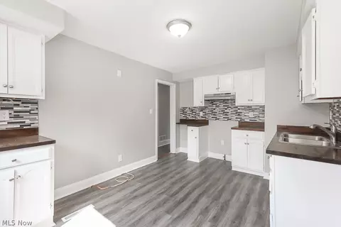 6665 State Rd, Cleveland, OH 44134 photo 10
