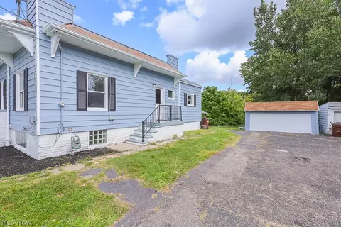 6665 State Rd, Cleveland, OH 44134 photo 2