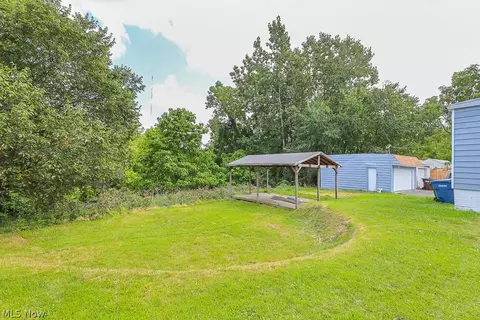 6665 State Rd, Cleveland, OH 44134 photo 4