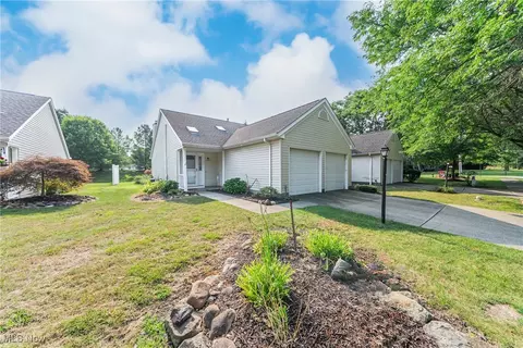 17521 Sun Meadow Trl, Strongsville, OH 44149