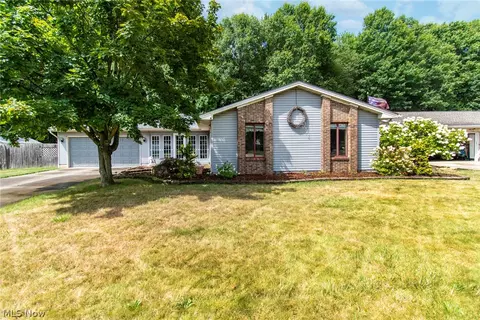 682 Angiline Dr, Youngstown, OH 44512