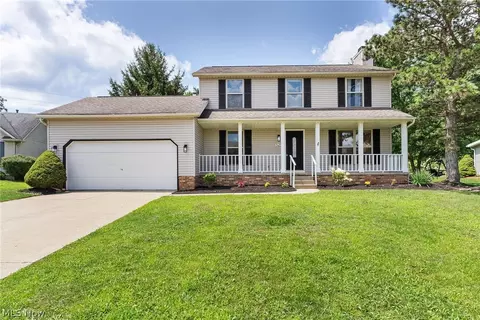 525 Picadilly Cir, Akron, OH 44319