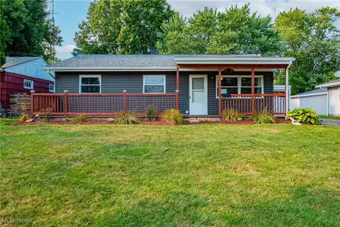 417 Dorwood Dr, Alliance, OH 44601