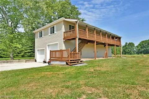 690 Greenville Rd, Bristolville, OH 44402