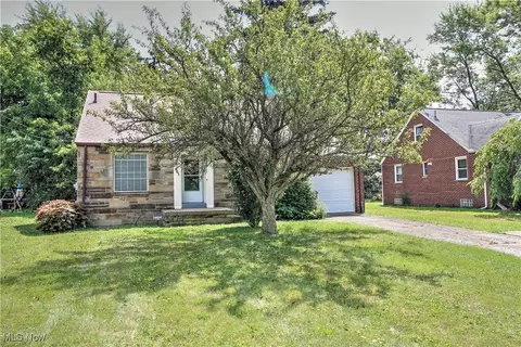 801 S Schenley Ave, Youngstown, OH 44509