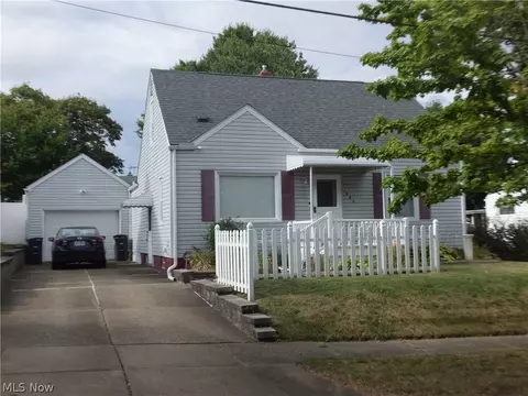 699 Ina Ave, Akron, OH 44306