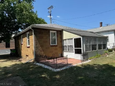 215 E 2nd Rear St, Dover, OH 44622 photo 7