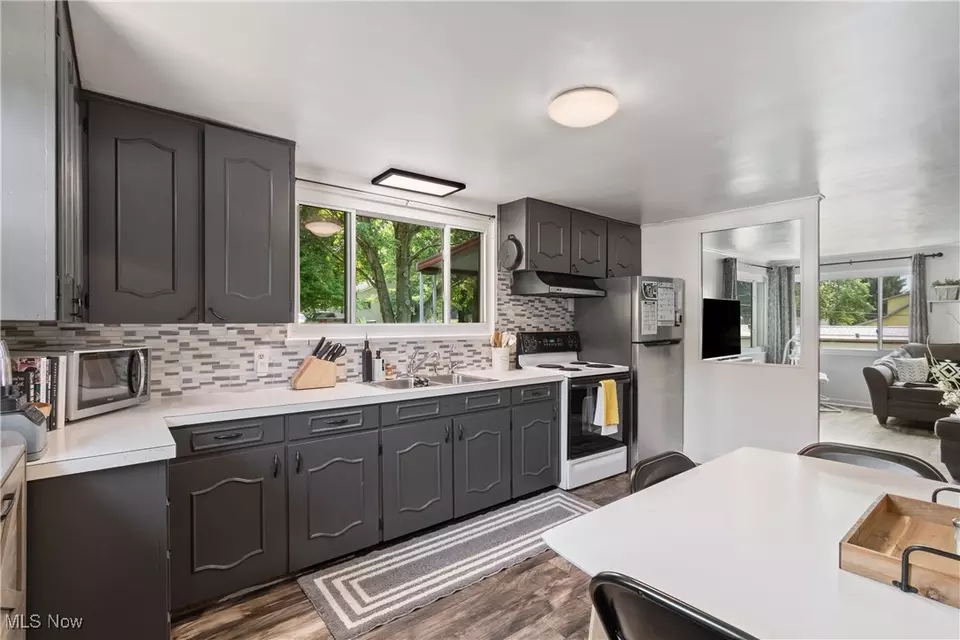 Kitchen - 206 Euclid Ave, Minerva, OH 44657 photo 4 of 5