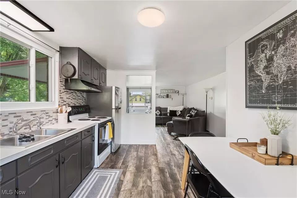 Kitchen - 206 Euclid Ave, Minerva, OH 44657 photo 5 of 5