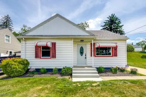 44 15th St NW, Massillon, OH 44647