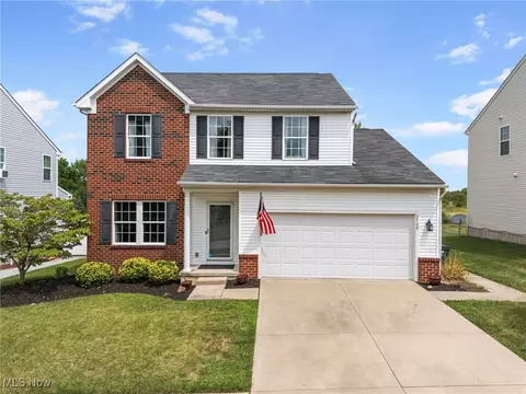 2709 Bishop Oval, Barberton, OH 44203