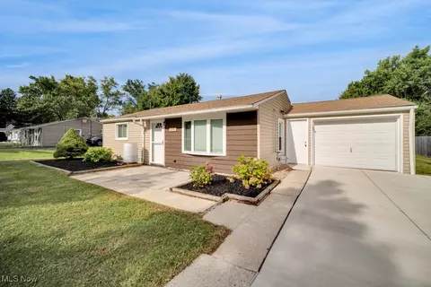 2010 Gaylann Dr, Brunswick, OH 44212