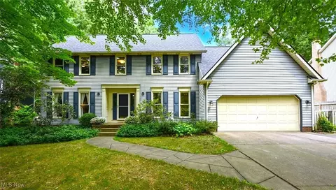 1239 Cherry Wood Way, Uniontown, OH 44685