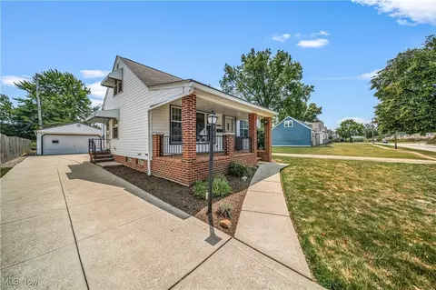 29760 Robert St, Wickliffe, OH 44092 photo 29
