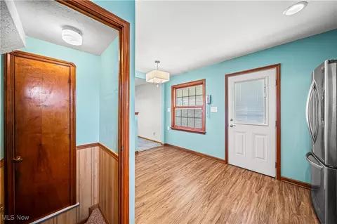 29760 Robert St, Wickliffe, OH 44092 photo 5