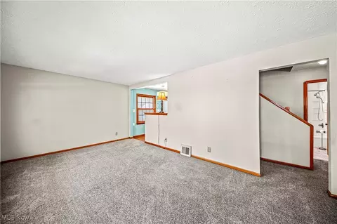 29760 Robert St, Wickliffe, OH 44092 photo 7