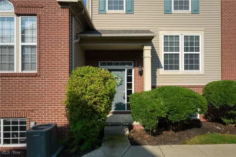 295 Ashford Dr, Copley, OH 44321
