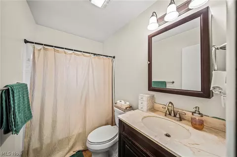 Bath - 1116 Thayer Ave, Ashtabula, OH 44004 photo 1 of 1