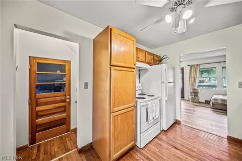 Entry Way - 1116 Thayer Ave, Ashtabula, OH 44004 photo 1 of 1