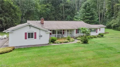 7521 Avon Ln, Chesterland, OH 44026