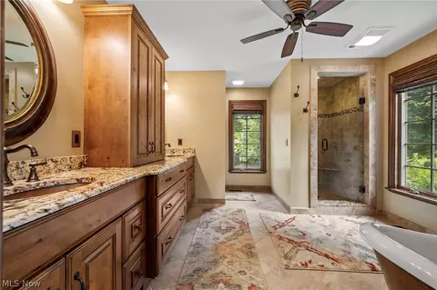 Bath - 9535 Reedhurst Ln, Mentor, OH 44060 photo 2 of 4