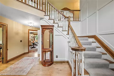 Entry Way - 9535 Reedhurst Ln, Mentor, OH 44060 photo 3 of 7