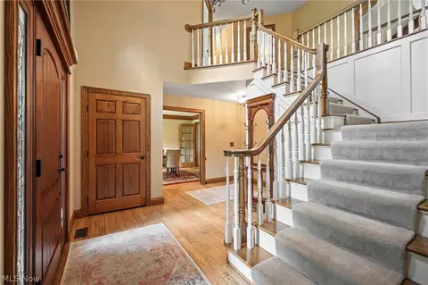 Entry Way - 9535 Reedhurst Ln, Mentor, OH 44060 photo 5 of 7