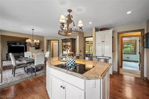 Kitchen - 9535 Reedhurst Ln, Mentor, OH 44060 photo 2 of 4