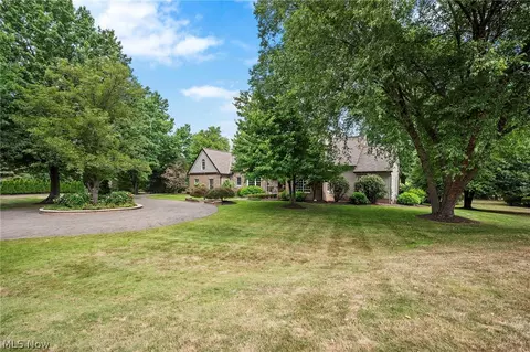 Exterior - 9535 Reedhurst Ln, Mentor, OH 44060 photo 2 of 7