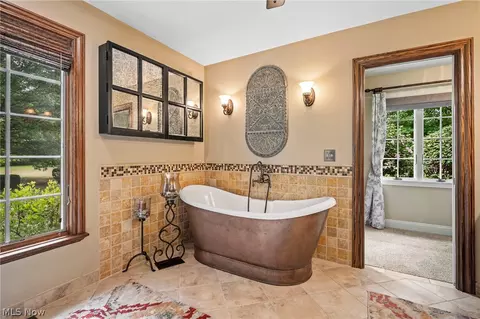 Bath - 9535 Reedhurst Ln, Mentor, OH 44060 photo 4 of 4