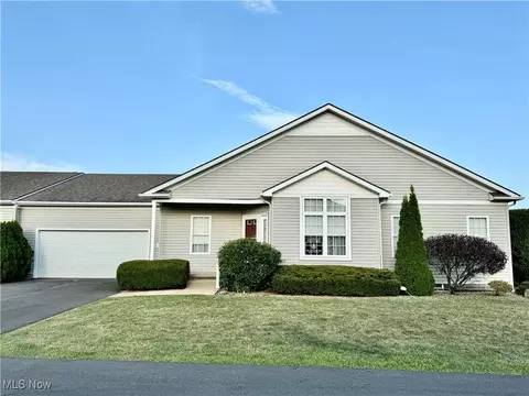 31 Abbington Dr, Warren, OH 44481