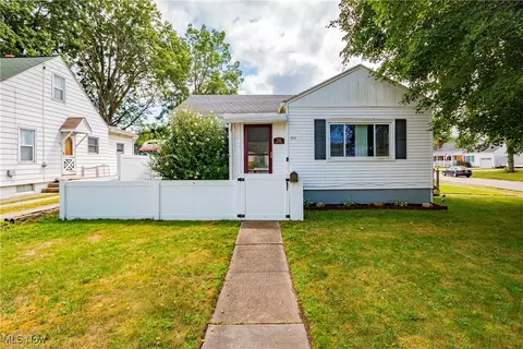 211 Hilbish Ave, Akron, OH 44312