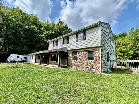 5624 Trask Rd, Leroy, OH 44057