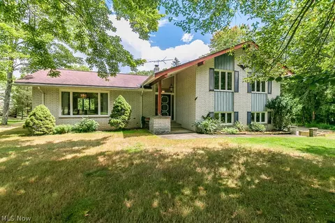 10781 Tibbetts Rd, Kirtland, OH 44094