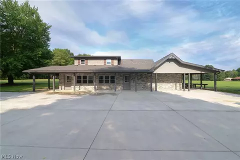 7387 Hubbard Bedford Rd, Hubbard, OH 44425