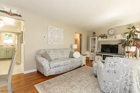 5472 Harmony Ln, Willoughby, OH 44094 photo 6