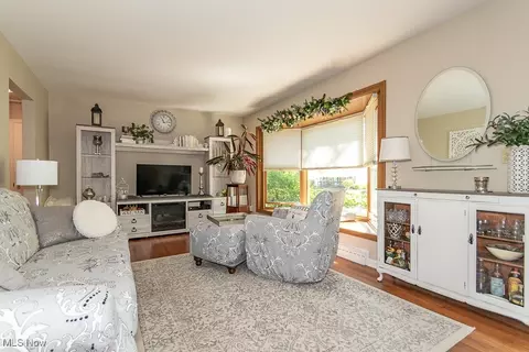 5472 Harmony Ln, Willoughby, OH 44094 photo 5