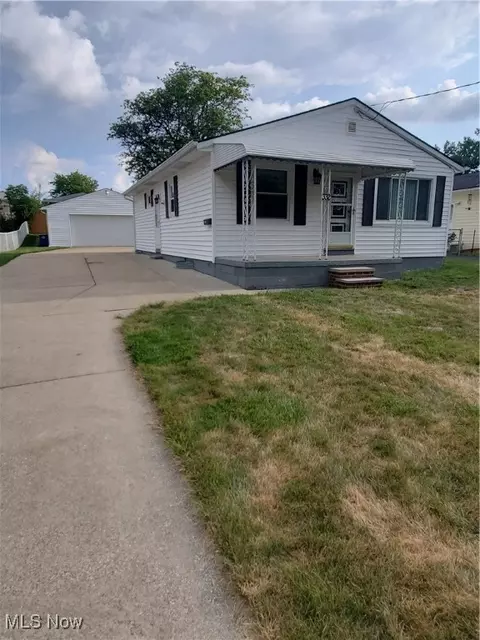 332 Jackson St, Medina, OH 44256