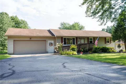 7964 W Lincoln St NE, Masury, OH 44438
