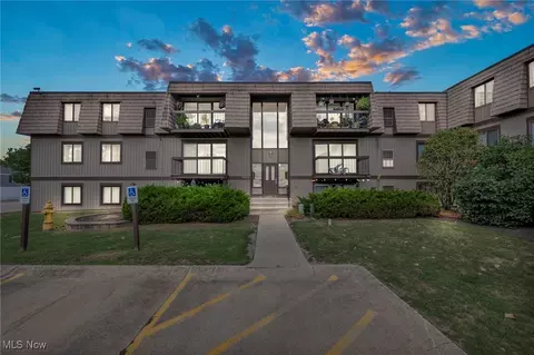 9851 Sunrise Blvd #P2, North Royalton, OH 44133