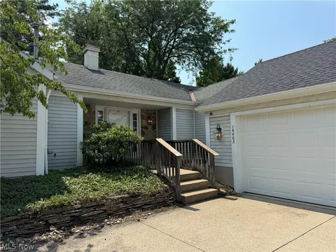 16463 Georgetown Ct, Strongsville, OH 44136