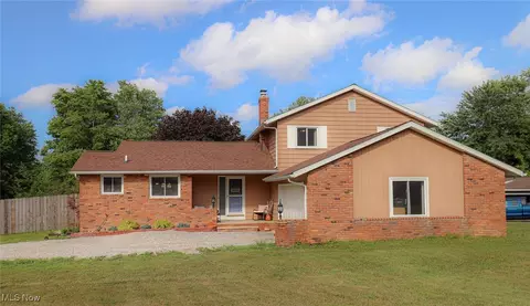 11230 Morningstar Ct, Newbury, OH 44065