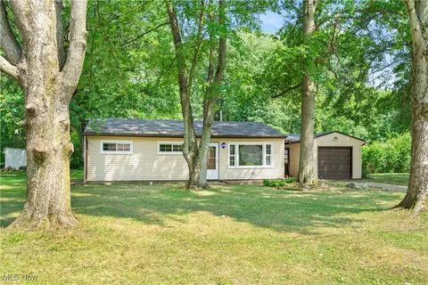 14553 Plum Creek Dr, Columbia Station, OH 44028